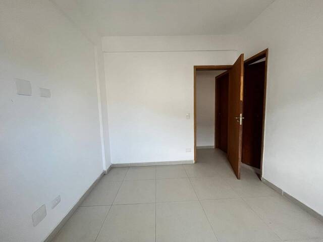 Casa para Venda em Guarujá - 4